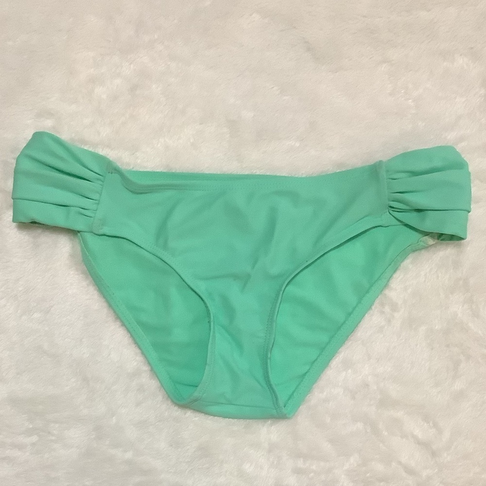 NEW PANTIES SIZE XS LIGHT GREEN